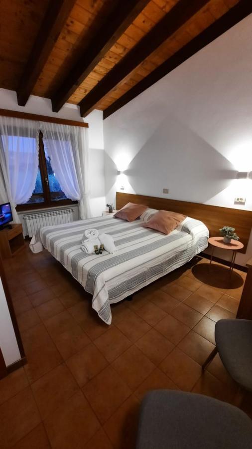 Elisa Holidays Puegnago Bagian luar foto
