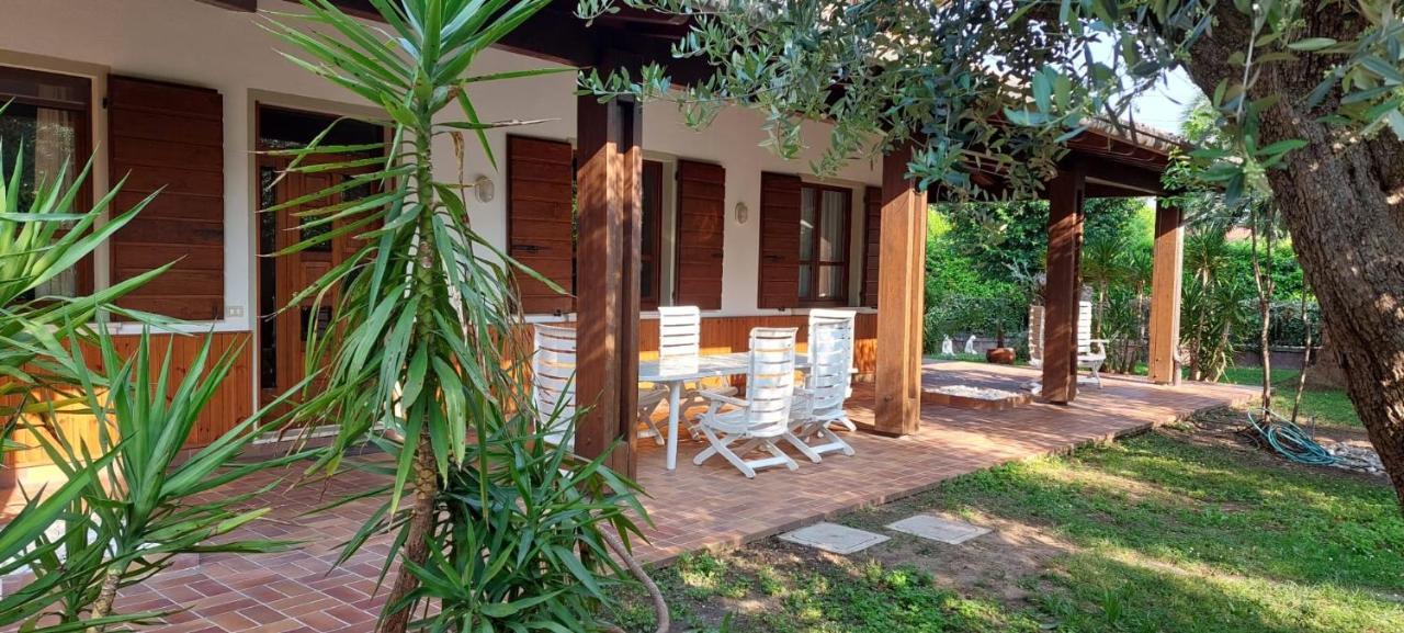 Elisa Holidays Puegnago Bagian luar foto