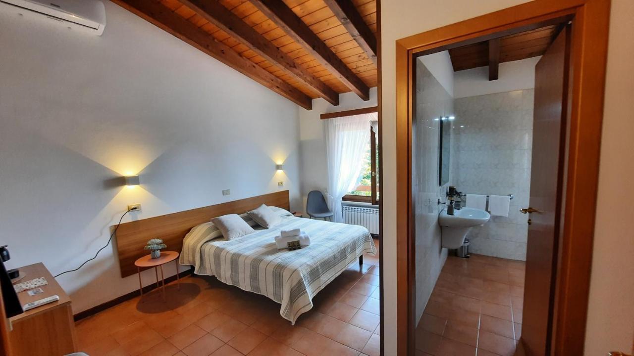 Elisa Holidays Puegnago Bagian luar foto